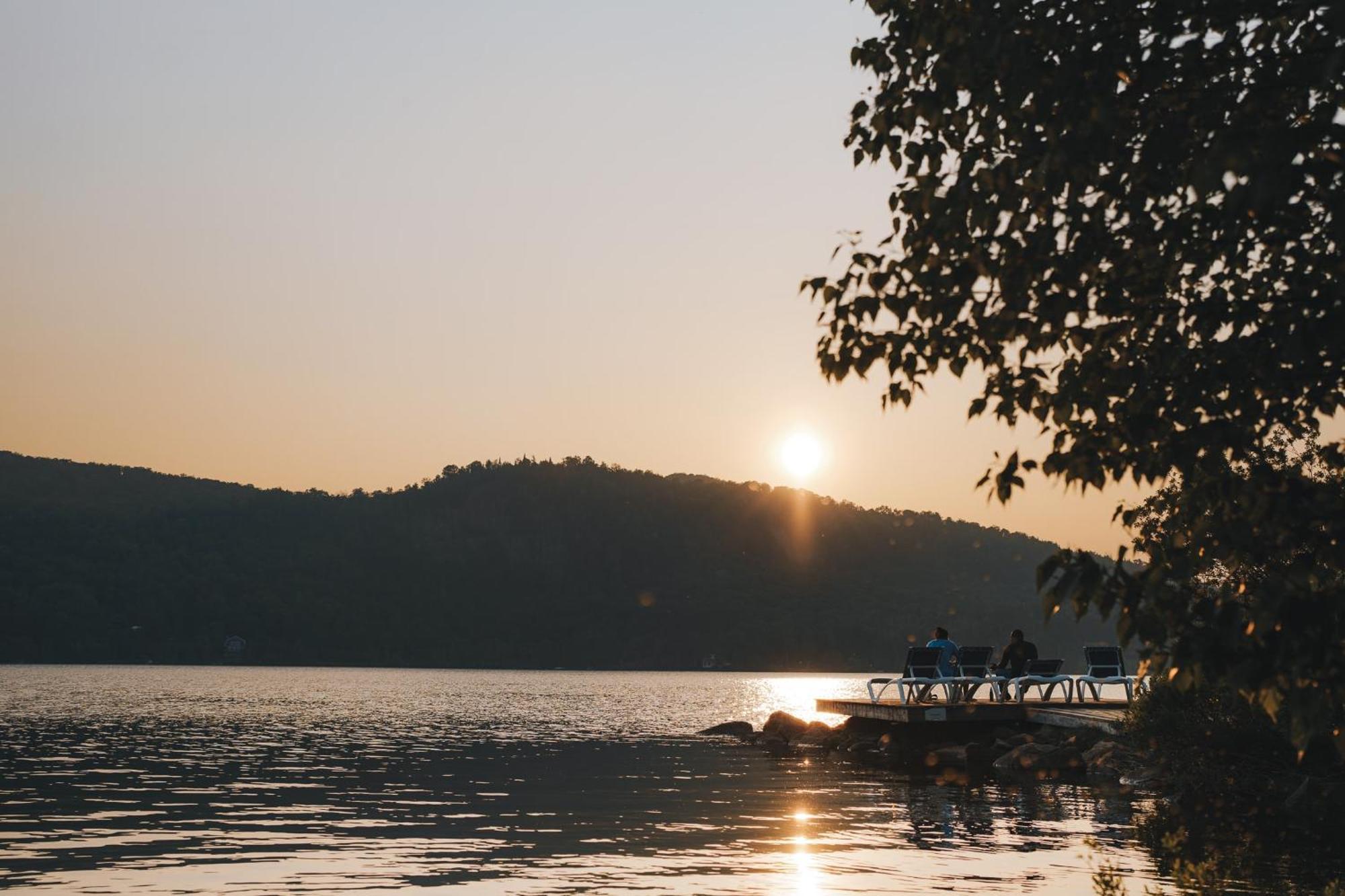 Lakefront Mountain View - Resort Loft Lac-Superieur Exteriör bild